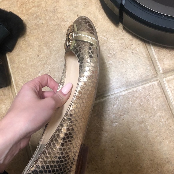 Guess Flats - Picture 4 of 4